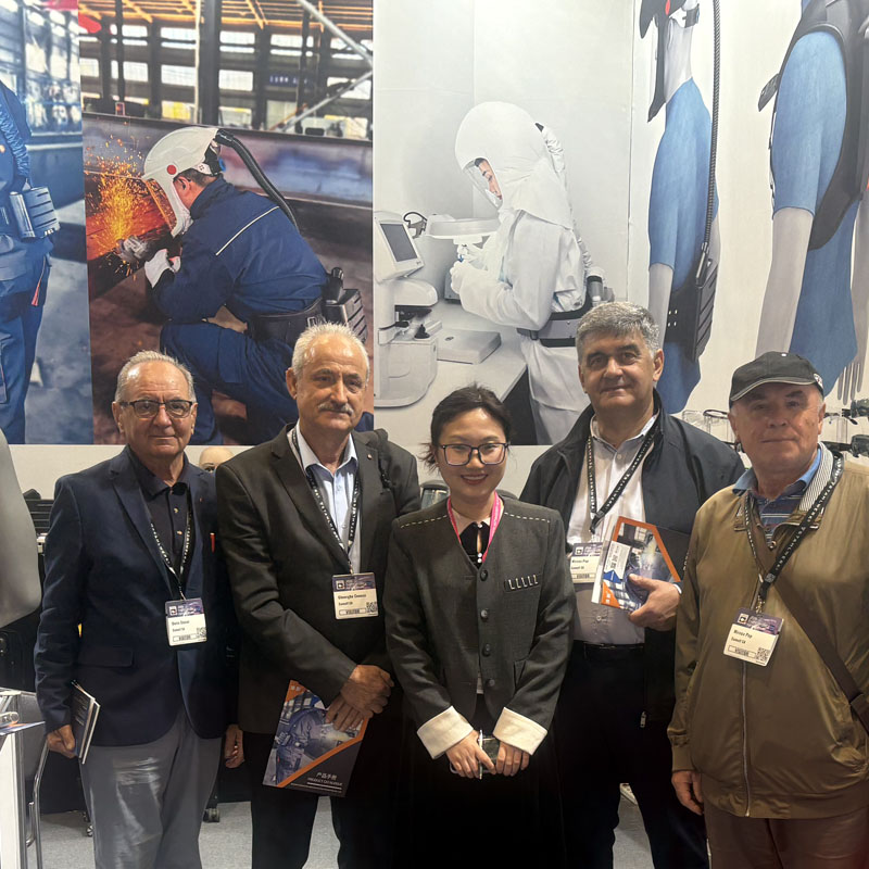 A NEW AIR brilha na SCHWEISSEN & SCHNEIDEN 2025, com seus PAPRs atraindo a atenção de colegas do setor de renome mundial